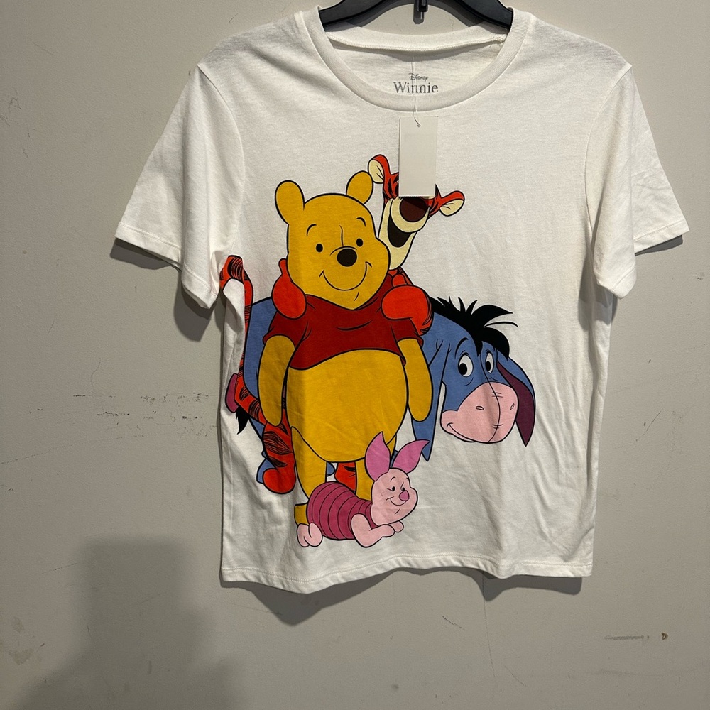 New Juniors Winnie The Pooh & Friend’s Short  Sleeve T-Shirt.